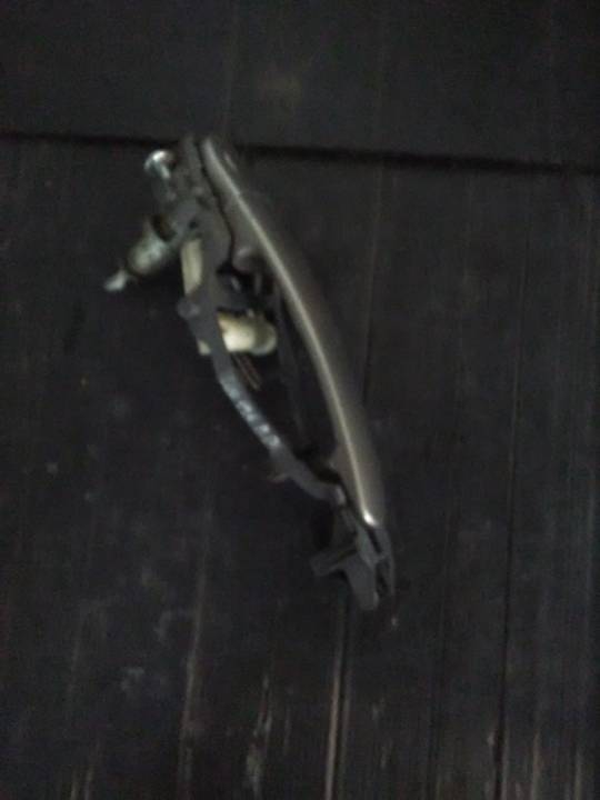 Klika pravých předních dveří - ŠKODA - FABIA II (542)