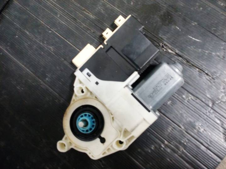 Motorek stahovačky oken pravý přední - CITROEN - C5 I (DC_)