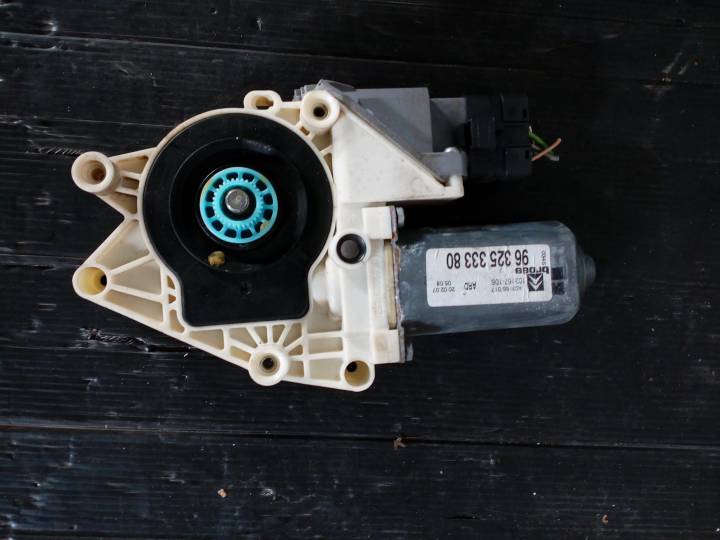 Motorek stahovačky oken pravý zadní - CITROEN - C5 I (DC_)