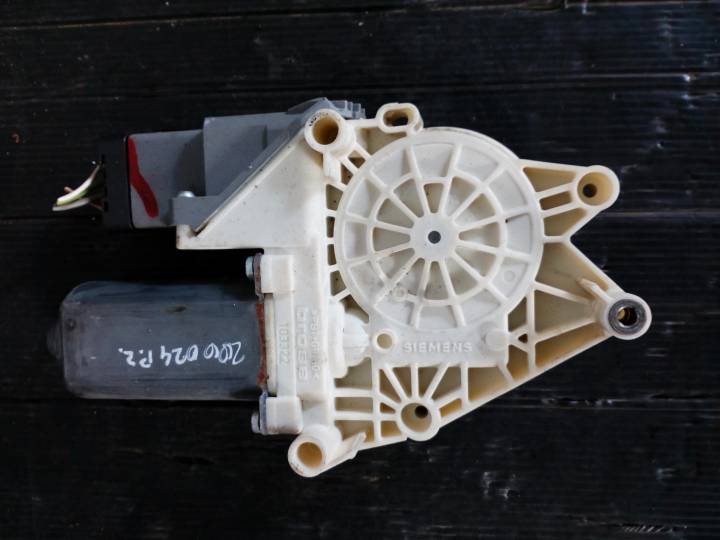 Motorek stahovačky oken pravý zadní - CITROEN - C5 I (DC_)