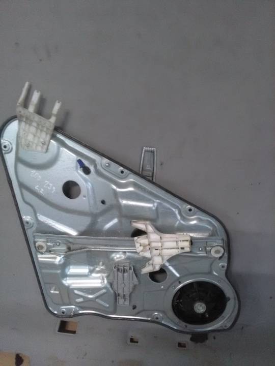 Stahování levého zadního okna - KIA - CEE'D hatchback (ED)