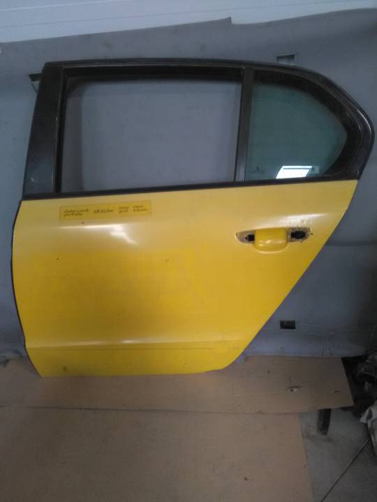 Zadní Levé dveře - ŠKODA - SUPERB II combi (3T5)