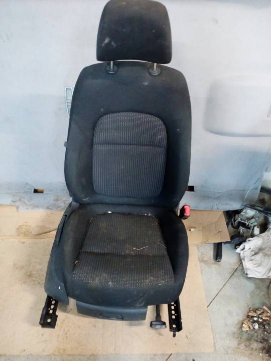 Sedadlo spolujezdce - ŠKODA - SUPERB II combi (3T5)