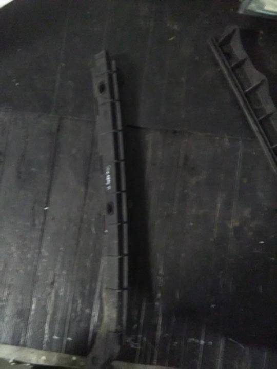 Výztuha p pod světlo - ŠKODA - OCTAVIA II combi (1Z5)