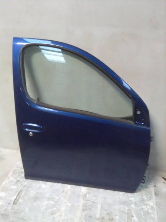 Pravé přední dveře - TOYOTA - YARIS (_P9_)