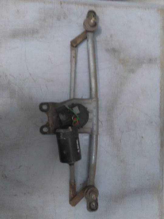 Motorek předních stěračů + mechanismus - TOYOTA - YARIS (_P9_)