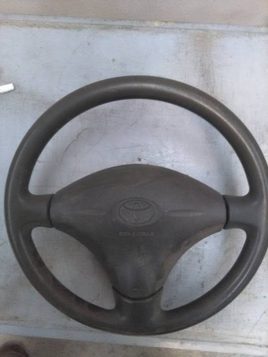 Volant + Airbag řidiče - TOYOTA - YARIS (_P9_)