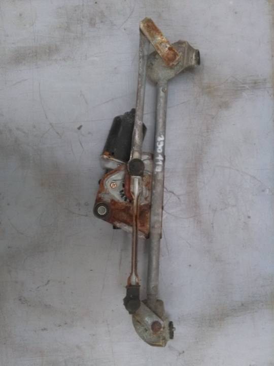 Motorek předních stěračů + mechanismus - TOYOTA - YARIS (_P9_)