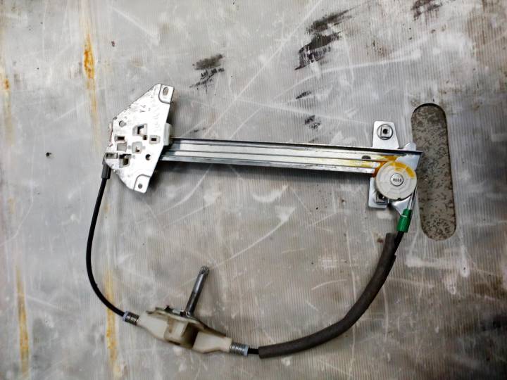 Stahovačka oken prav.zadních manuální - VOLVO - V40 combi (VW)