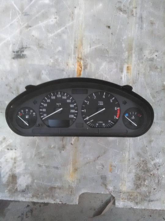Ukazatel rychlosti a budíky - BMW - 3 (E36)