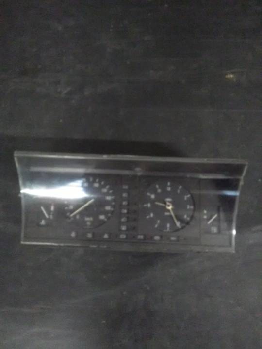 Ukazatel rychlosti a budíky - ŠKODA - FAVORIT (781)