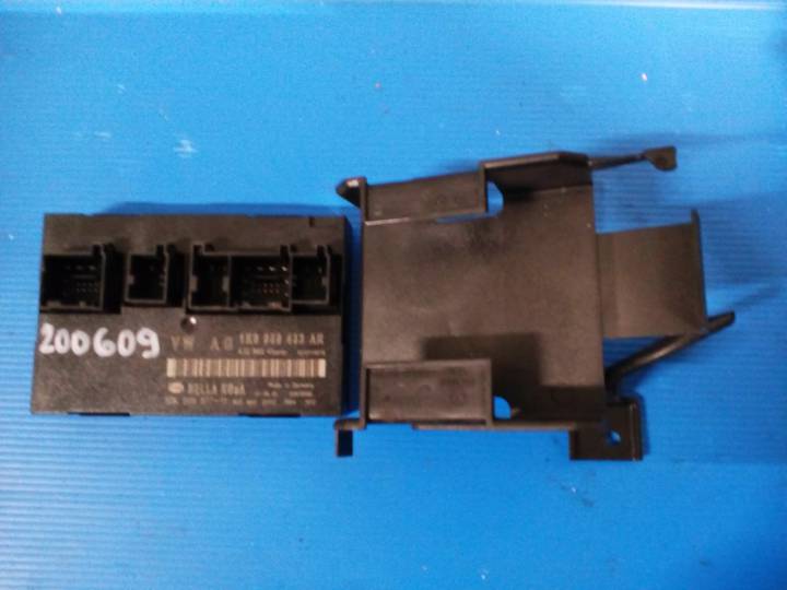 Řídící jednotka centrálu+ držák - VOLKSWAGEN - TOURAN (1T1, 1T2)