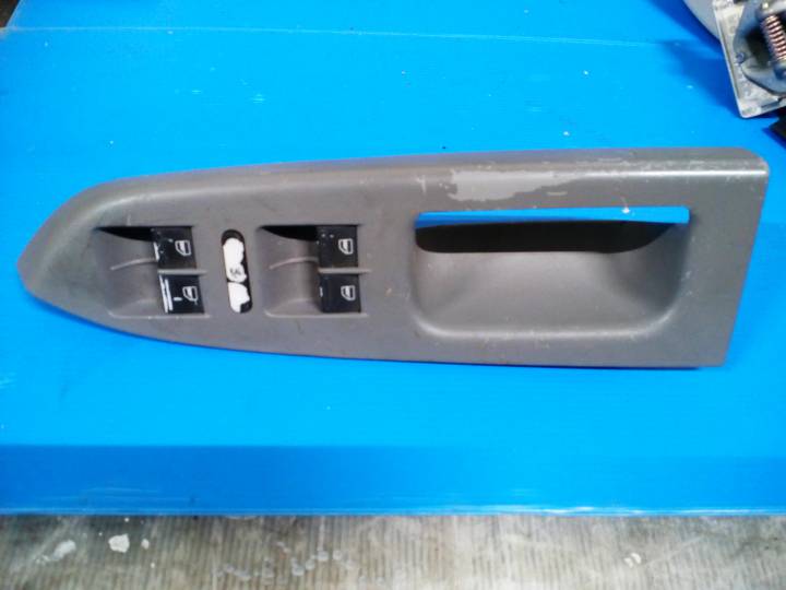 Tlačítka stahování oken - VOLKSWAGEN - TOURAN (1T1, 1T2)