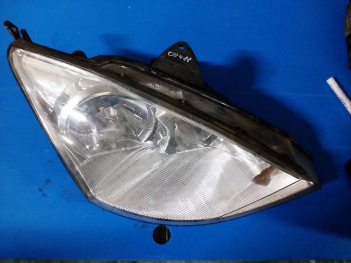 Pravé přední světlo - FORD - FOCUS hatchback, 5DV.