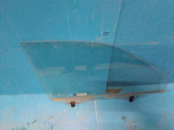 Pravé přední sklo - HYUNDAI - TUCSON (JM)