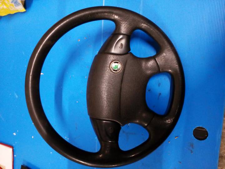 Volant - ŠKODA - FELICIA hatchback 5DV.