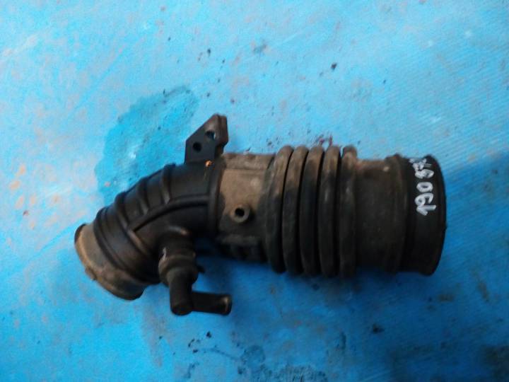 Hadice sání vzduchu - NISSAN - PRIMERA (P11)