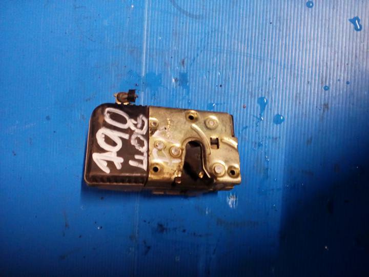 Zámek centrál pravý přední - PEUGEOT - 406 (8B)