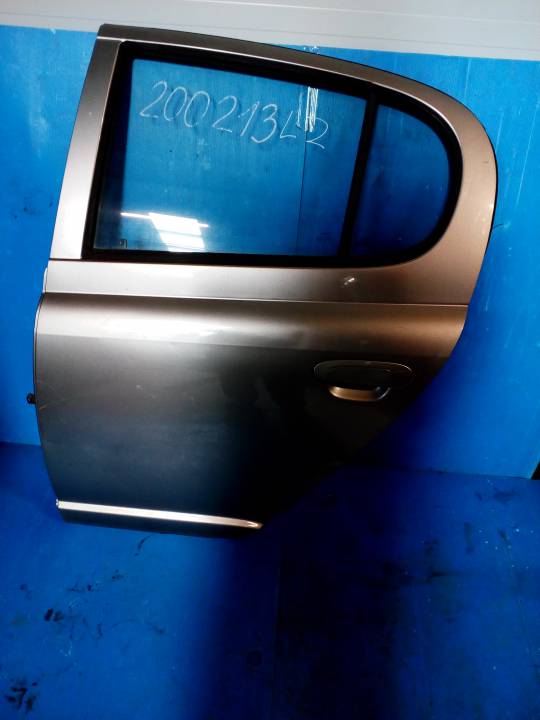 Dveře levé zadní - TOYOTA - YARIS (_P1_)