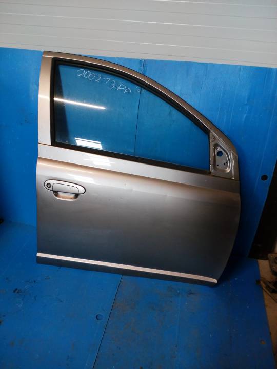 Dveře pravé přední - TOYOTA - YARIS (_P1_)