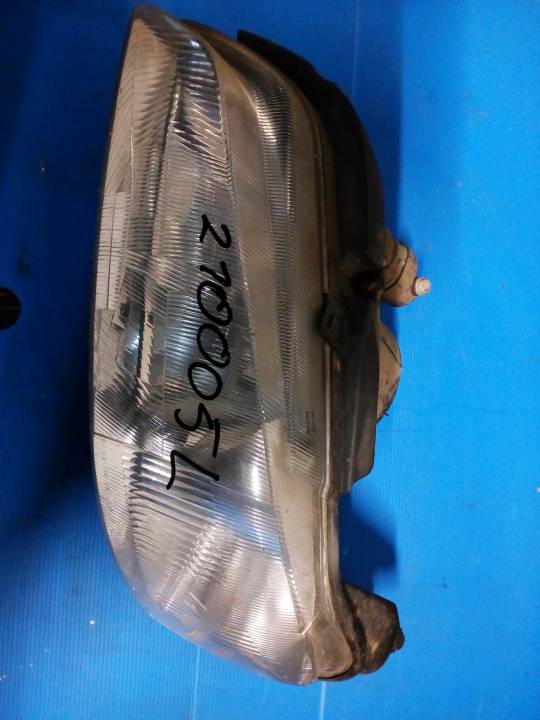 Levé přední světlo - PEUGEOT - 106 II (1)