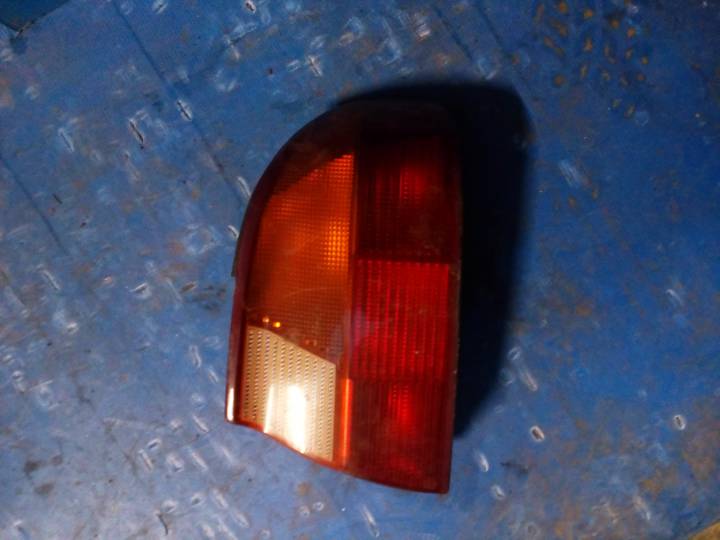 Zadní světlo pravé - FORD - MONDEO I combi (BNP)