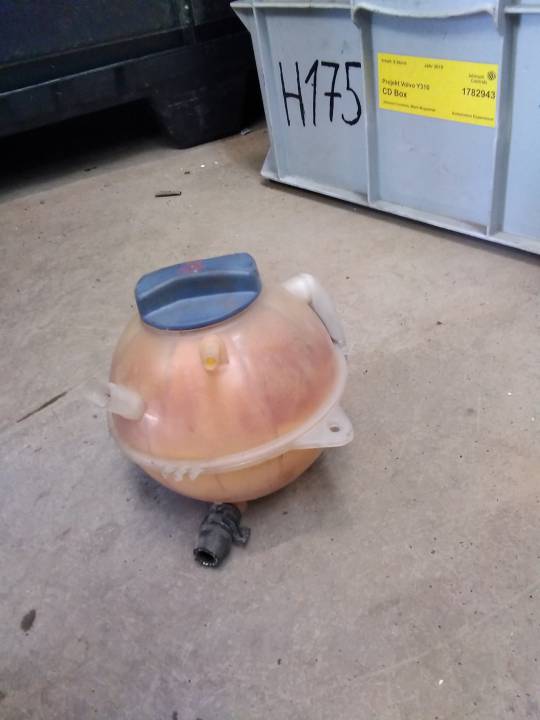 Expanzní nádoba chladící kapaliny - ŠKODA - OCTAVIA I (1U2)