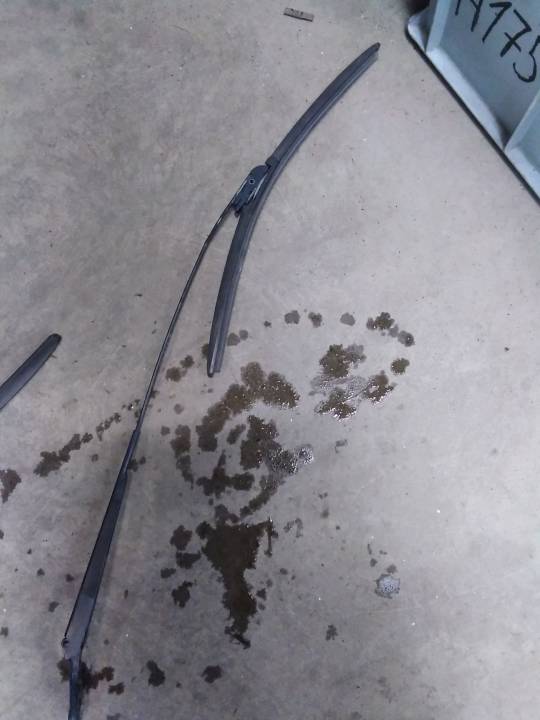 Pravý stěrač - ŠKODA - OCTAVIA I (1U2)