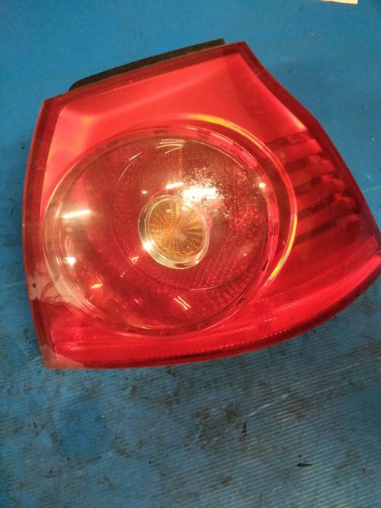 Pravé zadní světlo - VOLKSWAGEN - GOLF V (1K1)