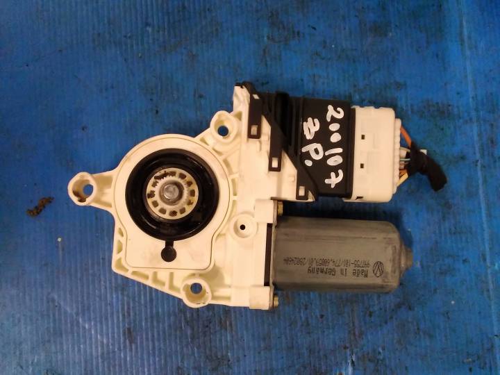 Motorek stahování okna pravý zadní - VOLKSWAGEN - GOLF V (1K1)