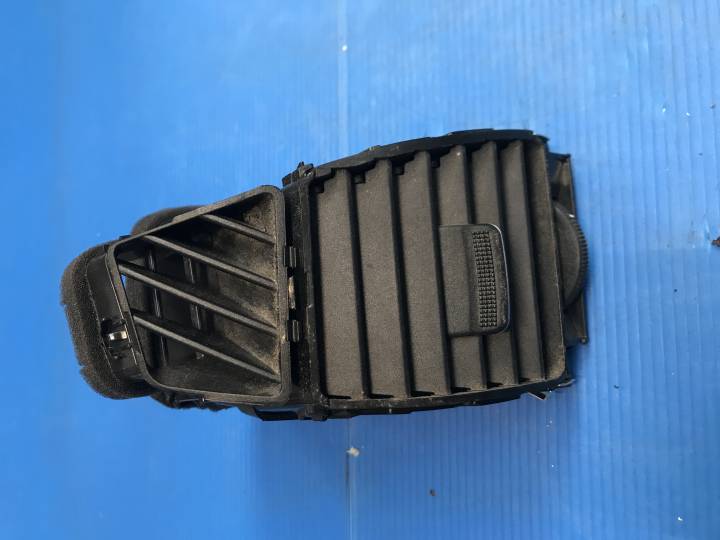 Výdech mřížka topení levý - HYUNDAI - Ix20 (JC)