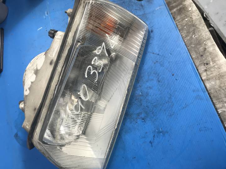 Levé přední světlo - ŠKODA - FAVORIT (781)