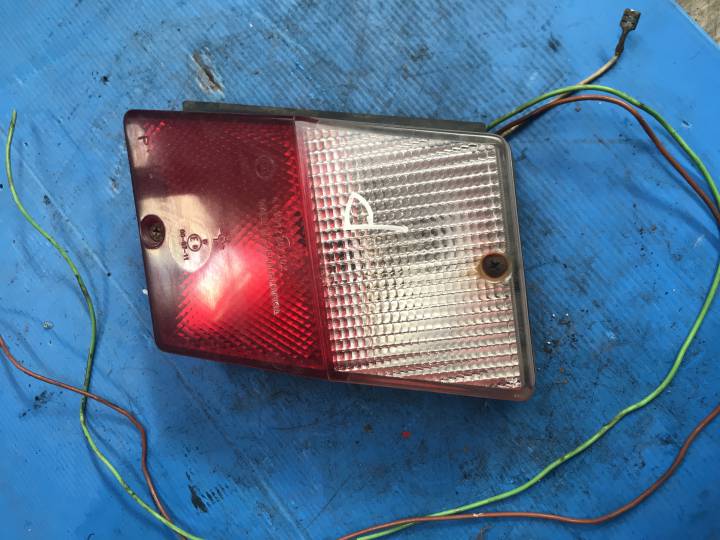 Pravé zadní světlo - ŠKODA - FAVORIT (781)