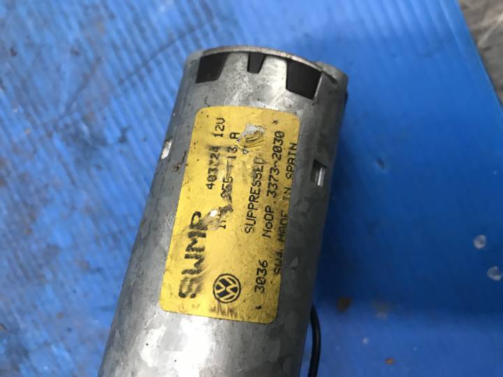 Motorek zadního stěrače - VOLKSWAGEN - GOLF III (1H1)