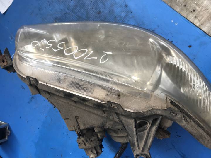 Pravé přední světlo - MAZDA - 323 C IV (BG)