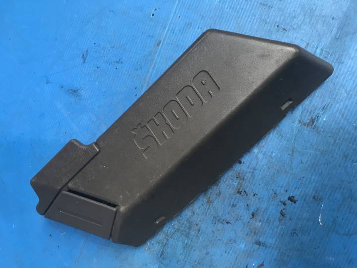 Klika pravá přední - ŠKODA - FAVORIT (781)