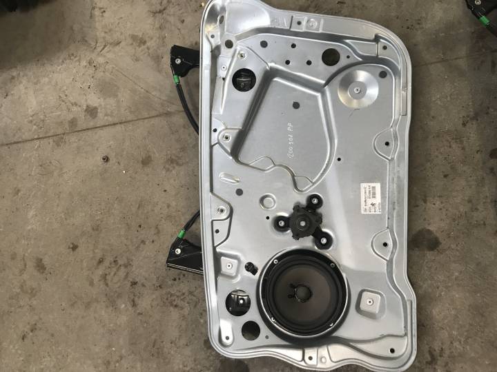 Manuální stahování okna pravé přední - ŠKODA - FABIA I (6Y2)