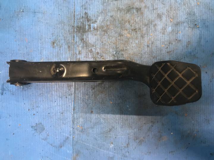 Brzdový pedál - ŠKODA - FABIA II (542)