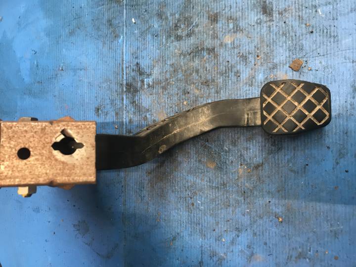 Brzdový pedál - ŠKODA - FABIA II (542)