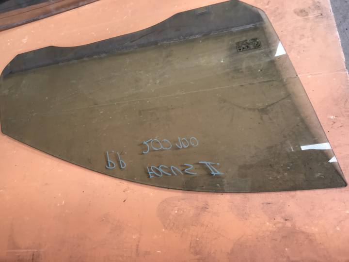 Pravé přední sklo - FORD - FOCUS II (DA_, HCP, DP)