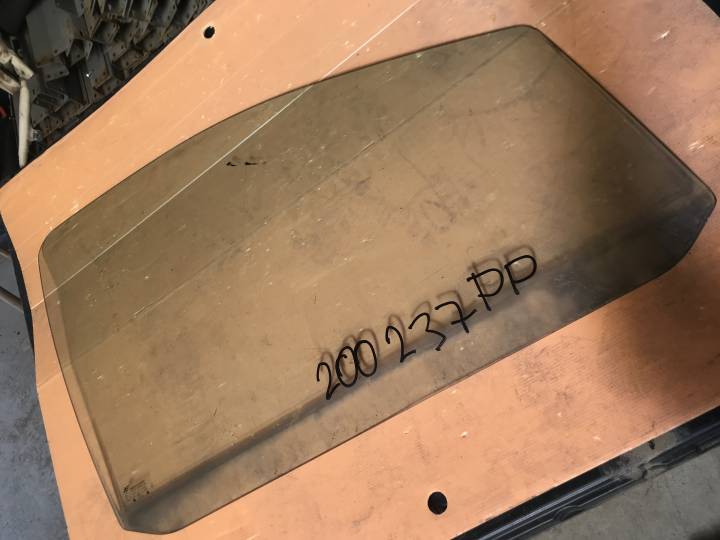 Pravé přední sklo okno - FORD - GALAXY (WGR)