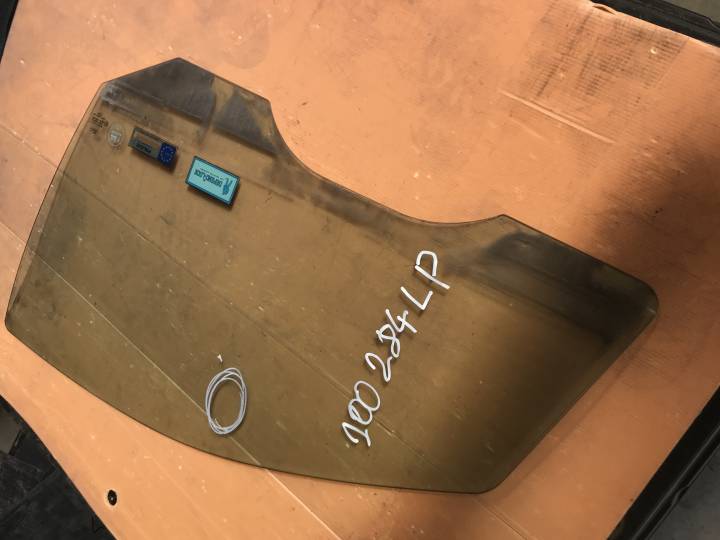 Levé přední sklo okno - FORD - FOCUS I combi (DNW)