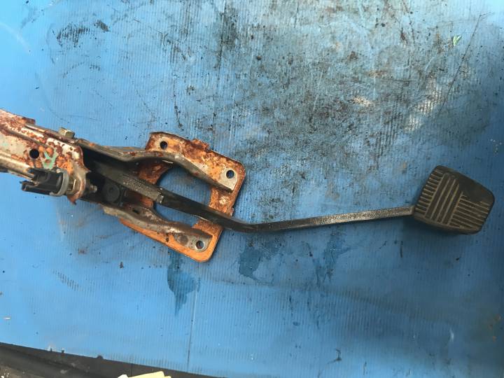 Brzdový pedál - TOYOTA - COROLLA (_E11_)