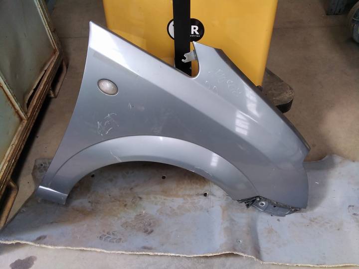 Pravý přední Přední pravý blatník - OPEL - MERIVA A