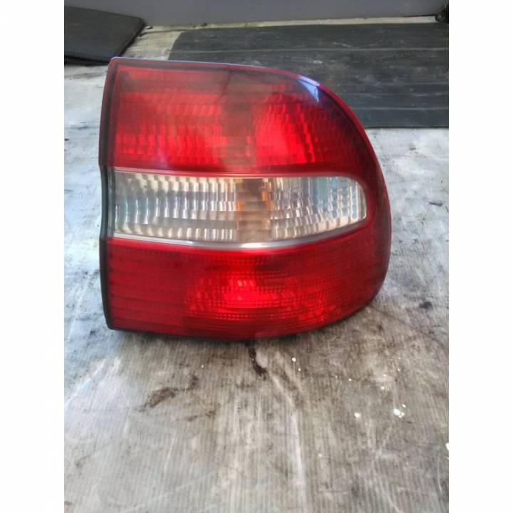 Pravé zadní světlo - VOLVO - V40 combi (VW)