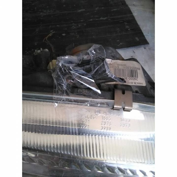 Pravé přední světlo s blinkrem - poškozený úchyt - NISSAN - ALMERA II hatchback (N16)