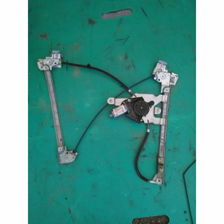 Stahování levého předního okna - elektrické - ŠKODA - OCTAVIA I (1U2)